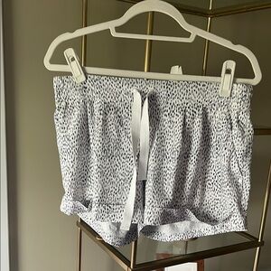 Lululemon play all day shorts size 10